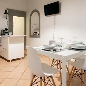  Appartement 2 Next To A Market And Piazza Santa Croce - Homeunity
